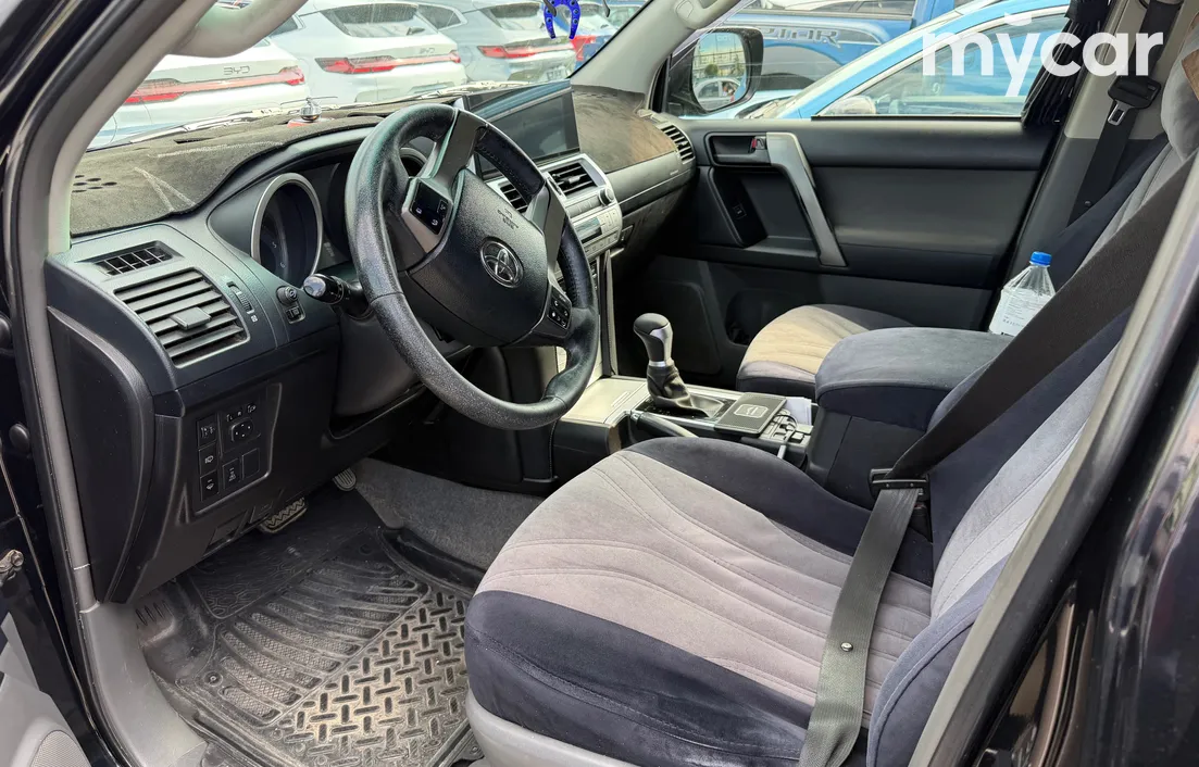 Toyota Land Cruiser Prado 2011