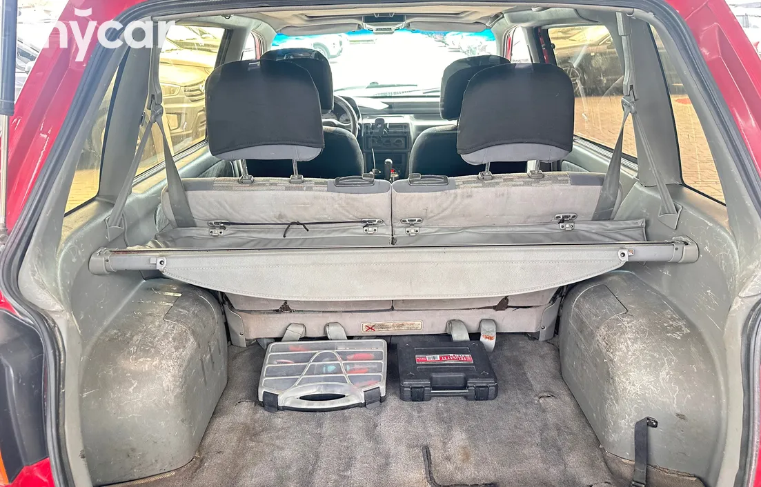 Mitsubishi Space Runner 1995