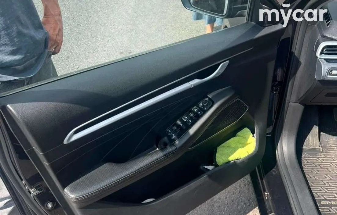 Geely Emgrand 2024