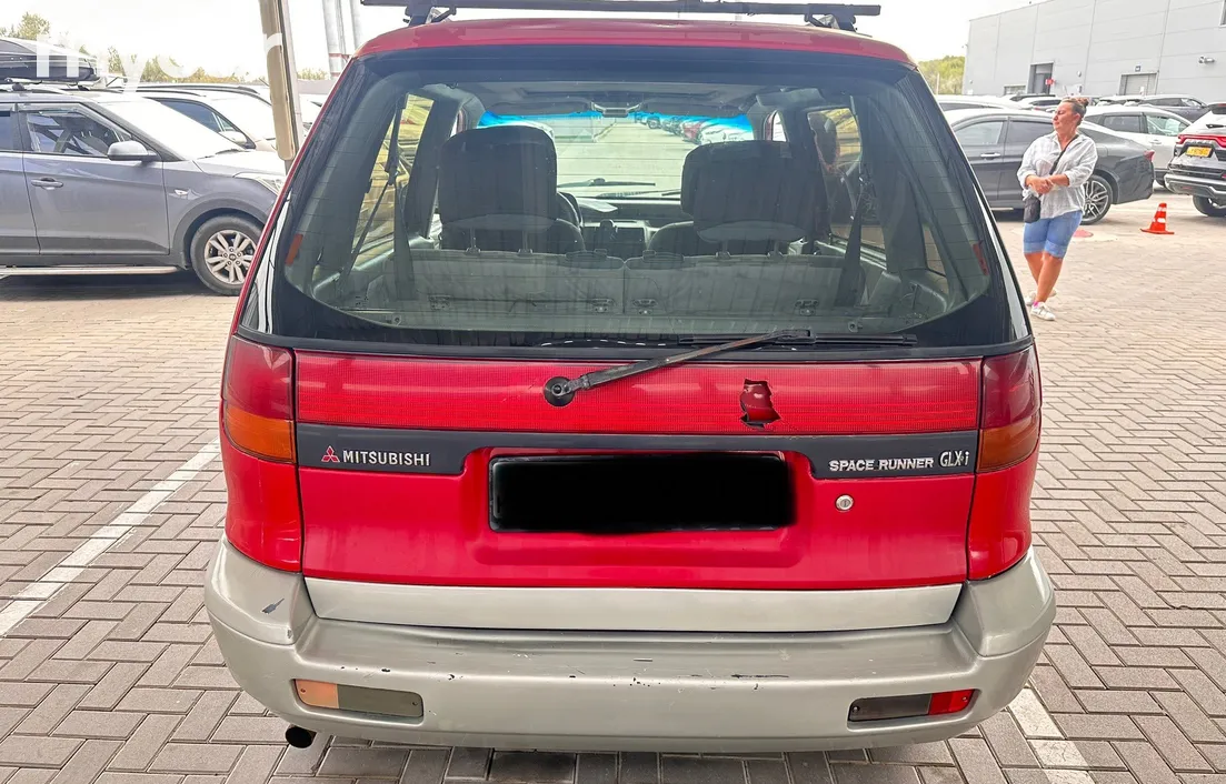 Mitsubishi Space Runner 1995