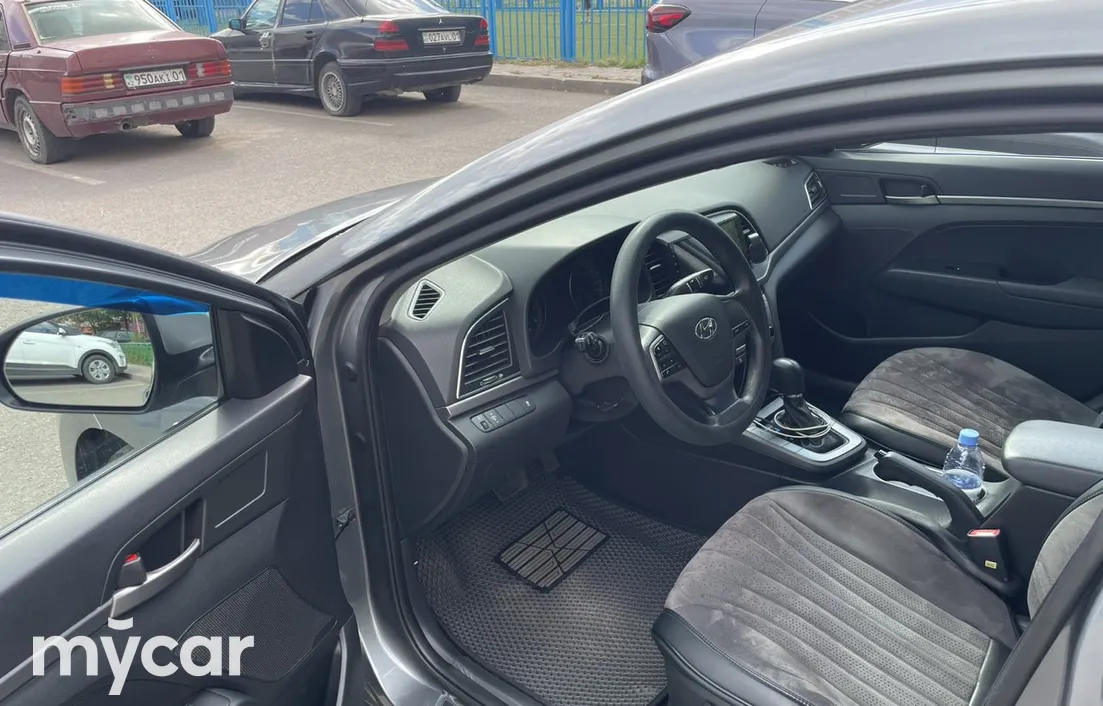 Hyundai Elantra 2018