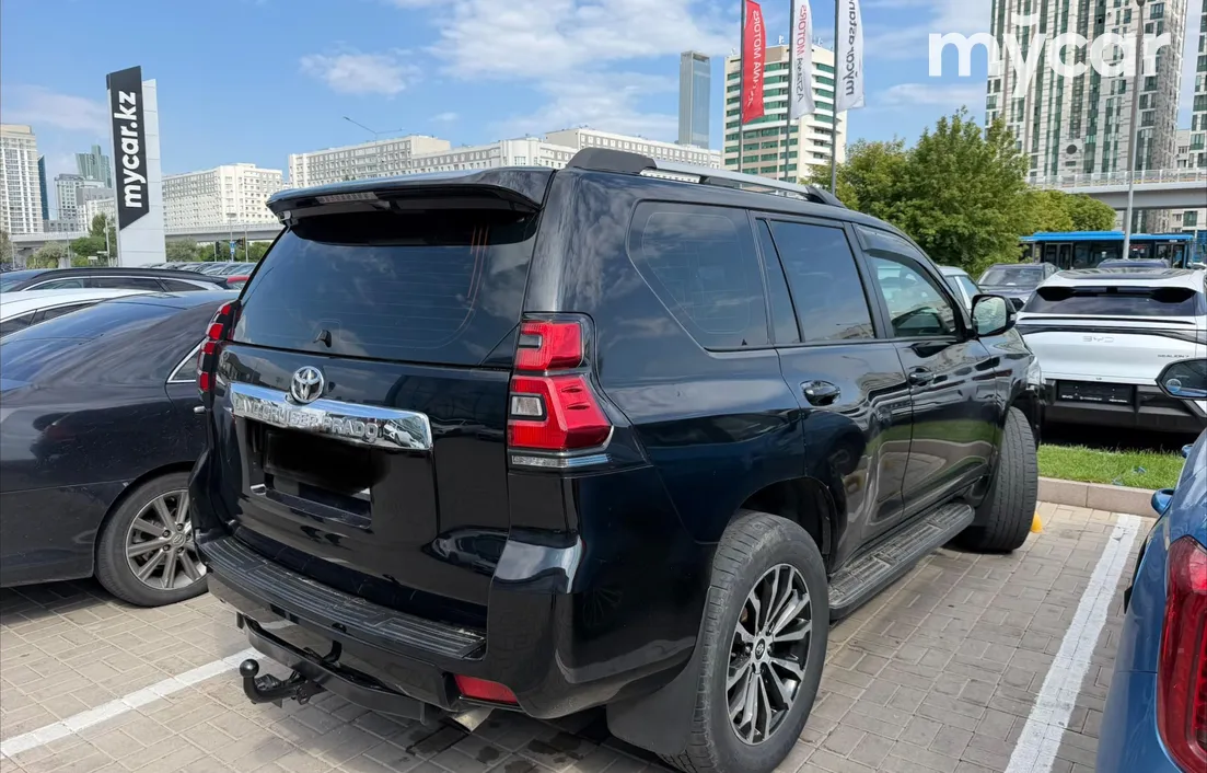 Toyota Land Cruiser Prado 2011