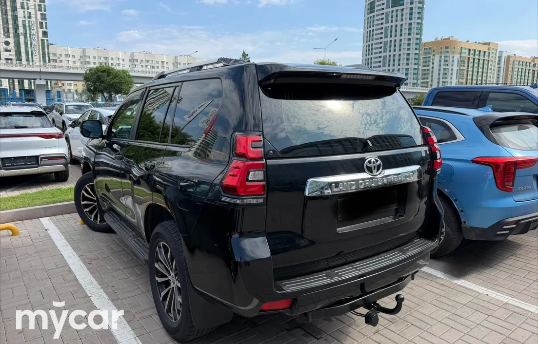 Toyota Land Cruiser Prado 2011
