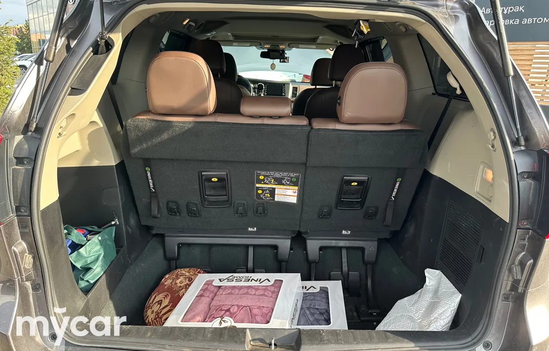 Toyota Sienna 2020