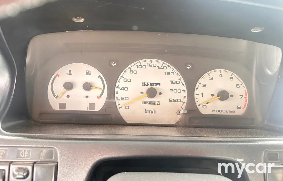 Mitsubishi Space Runner 1995