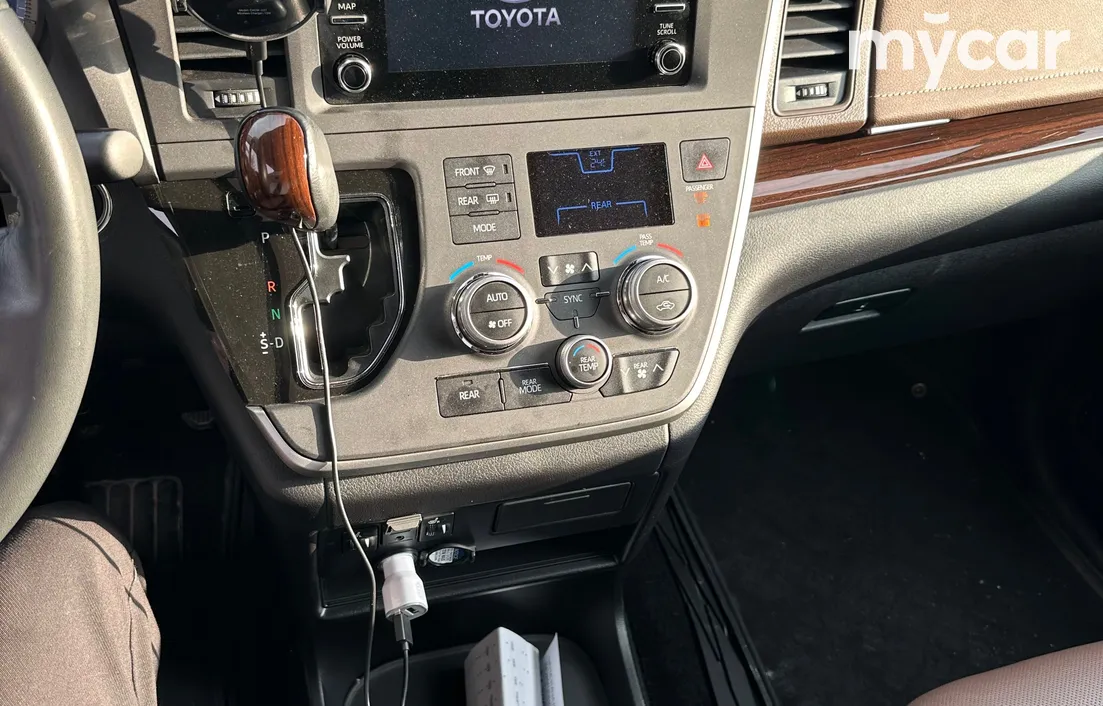 Toyota Sienna 2020