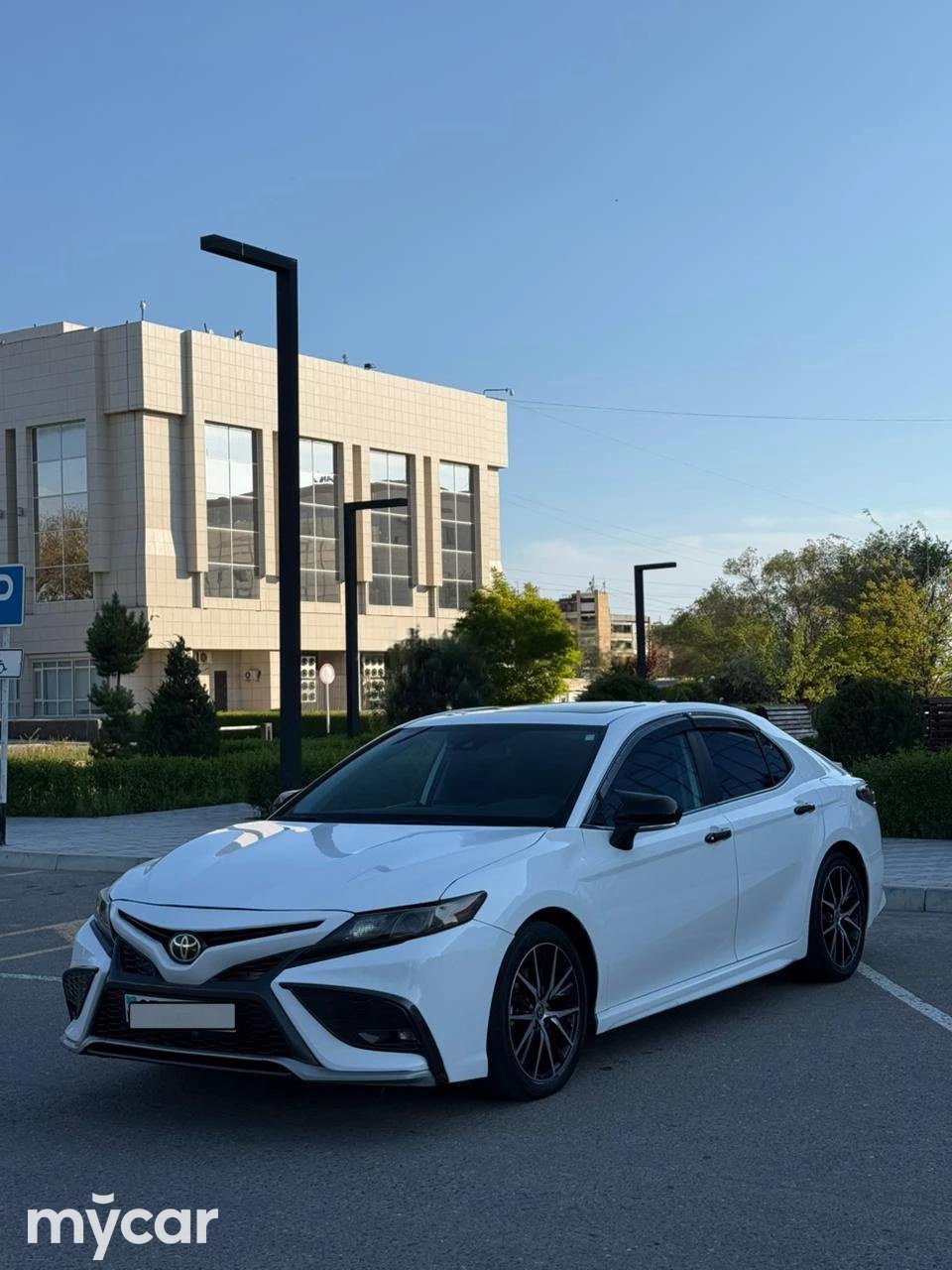 Toyota Camry 2021