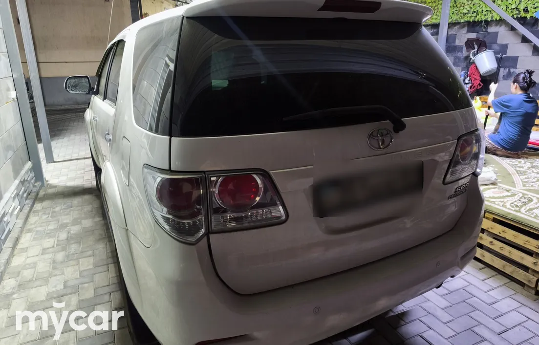 Toyota Fortuner 2013
