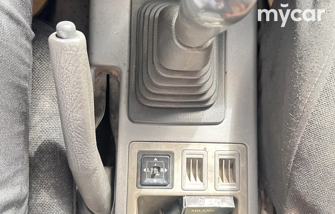 Mitsubishi Space Runner 1995