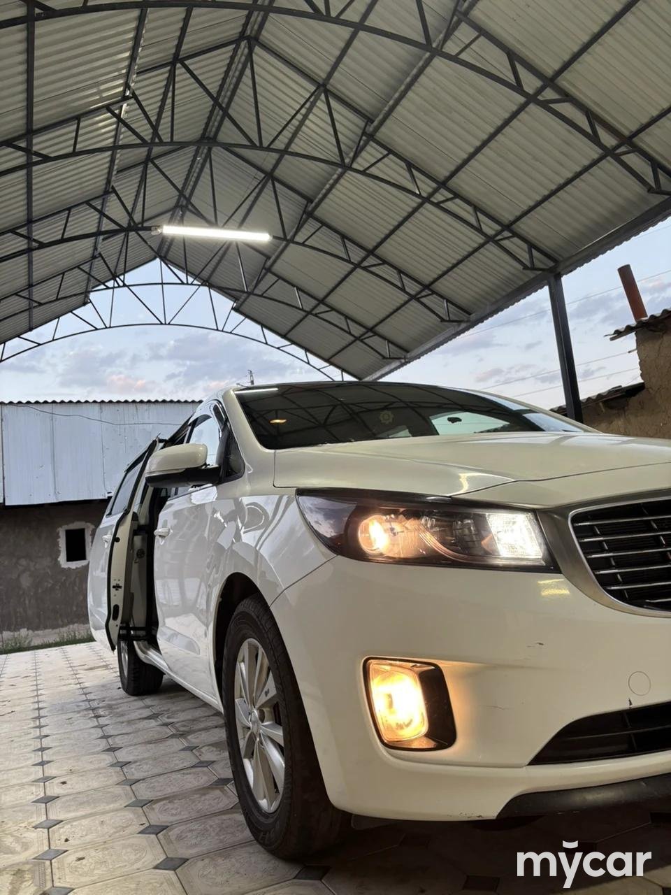 Kia Carnival 2015