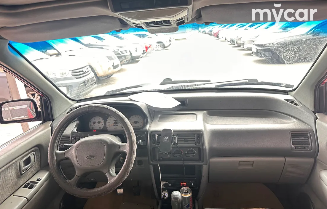 Mitsubishi Space Runner 1995