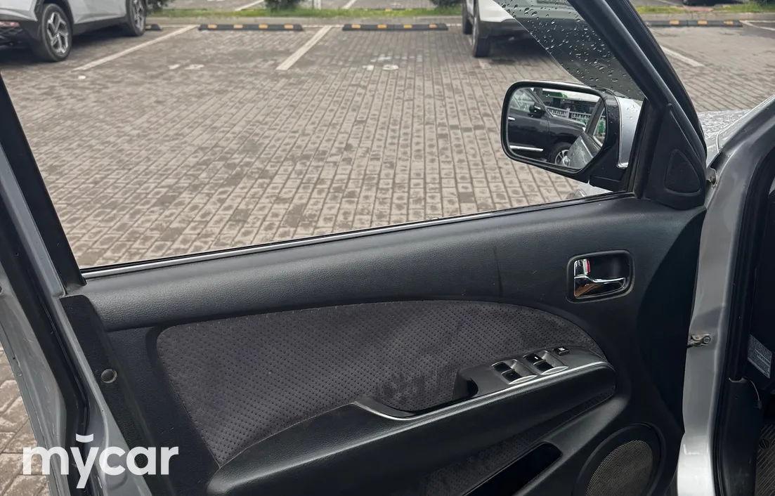 Mitsubishi Outlander 2005