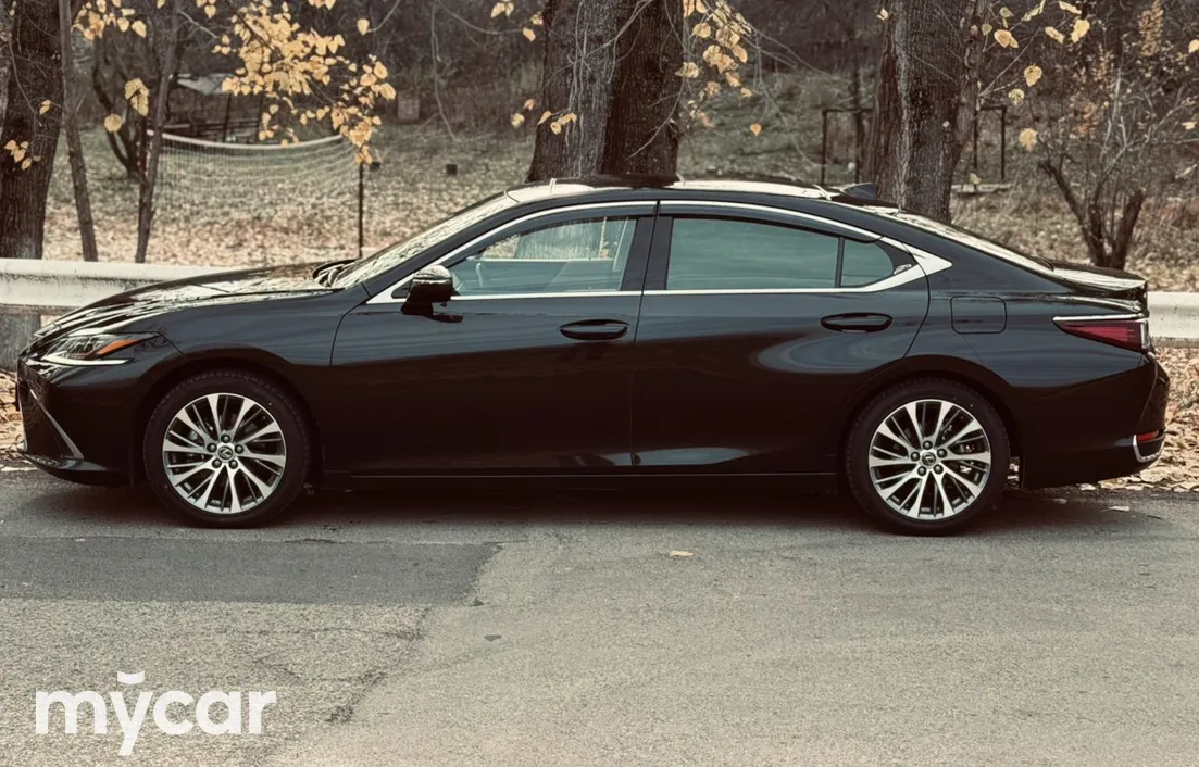 Lexus ES 2020