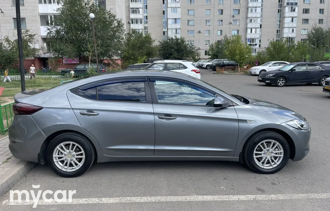Hyundai Elantra 2018