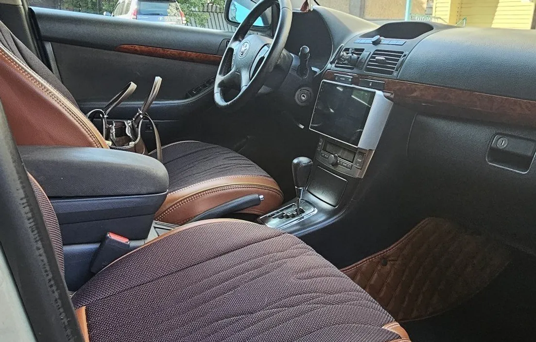 Toyota Avensis 2004