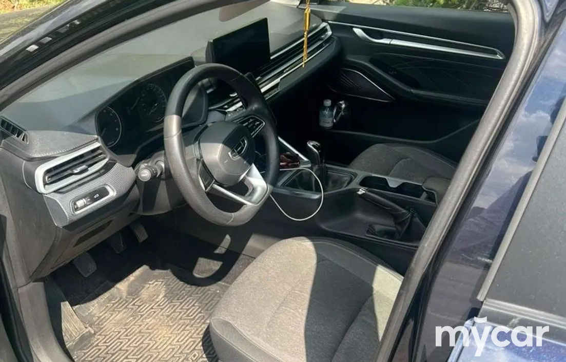 Geely Emgrand 2024
