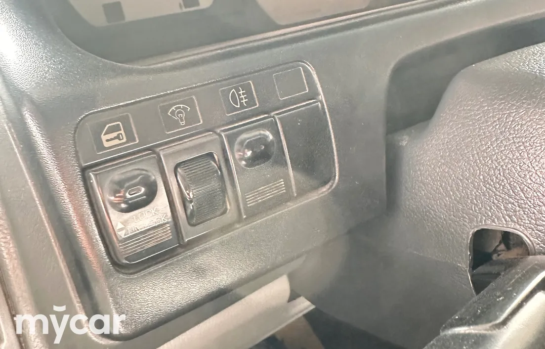 Mitsubishi Space Runner 1995