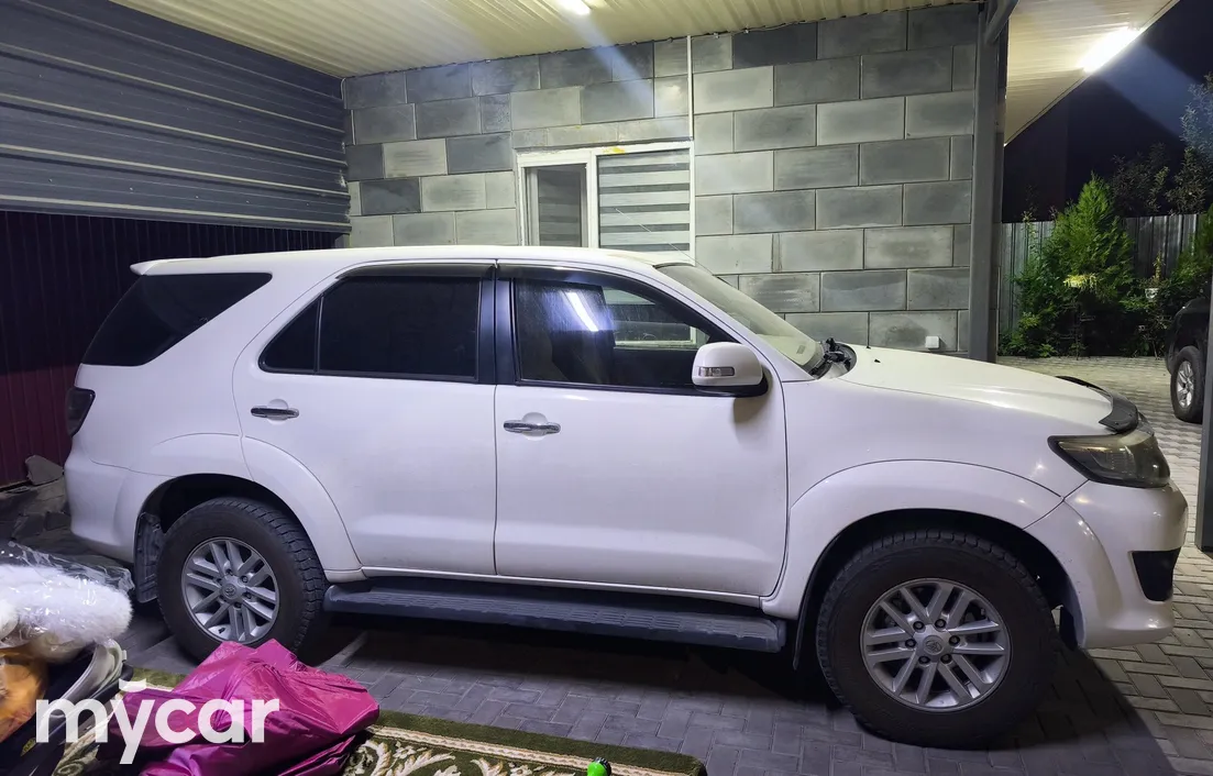 Toyota Fortuner 2013