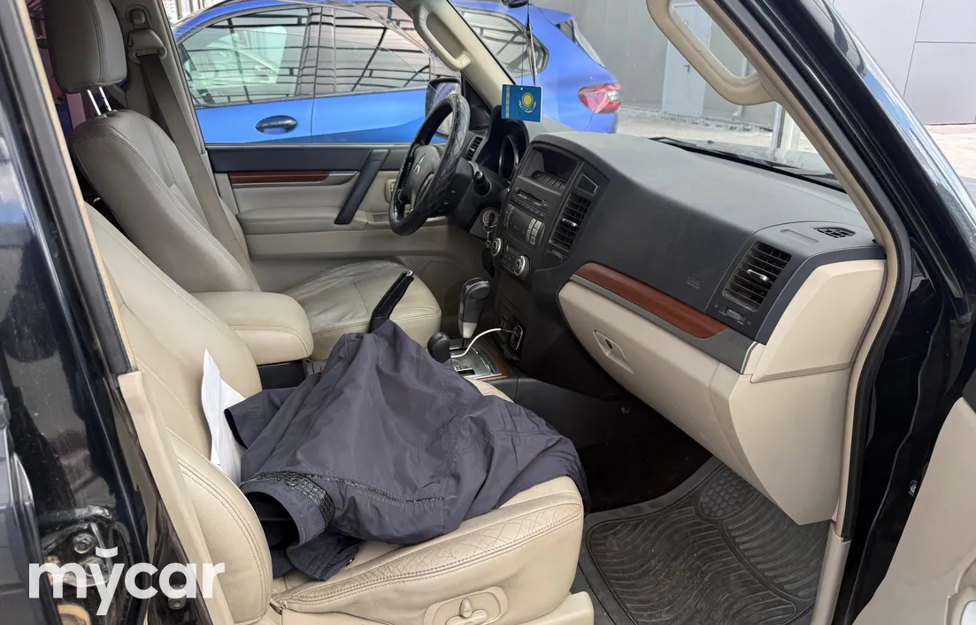 Mitsubishi Pajero 2007