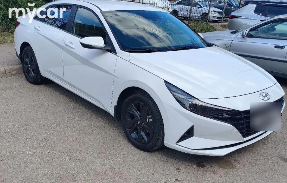 Hyundai Elantra 2022