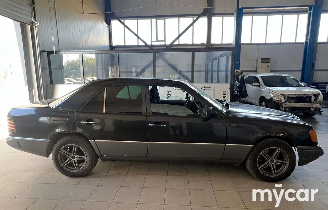 Mercedes-Benz E-Класс 1992