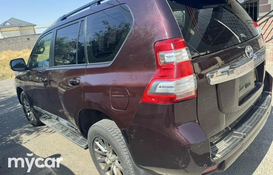 Toyota Land Cruiser Prado 2013