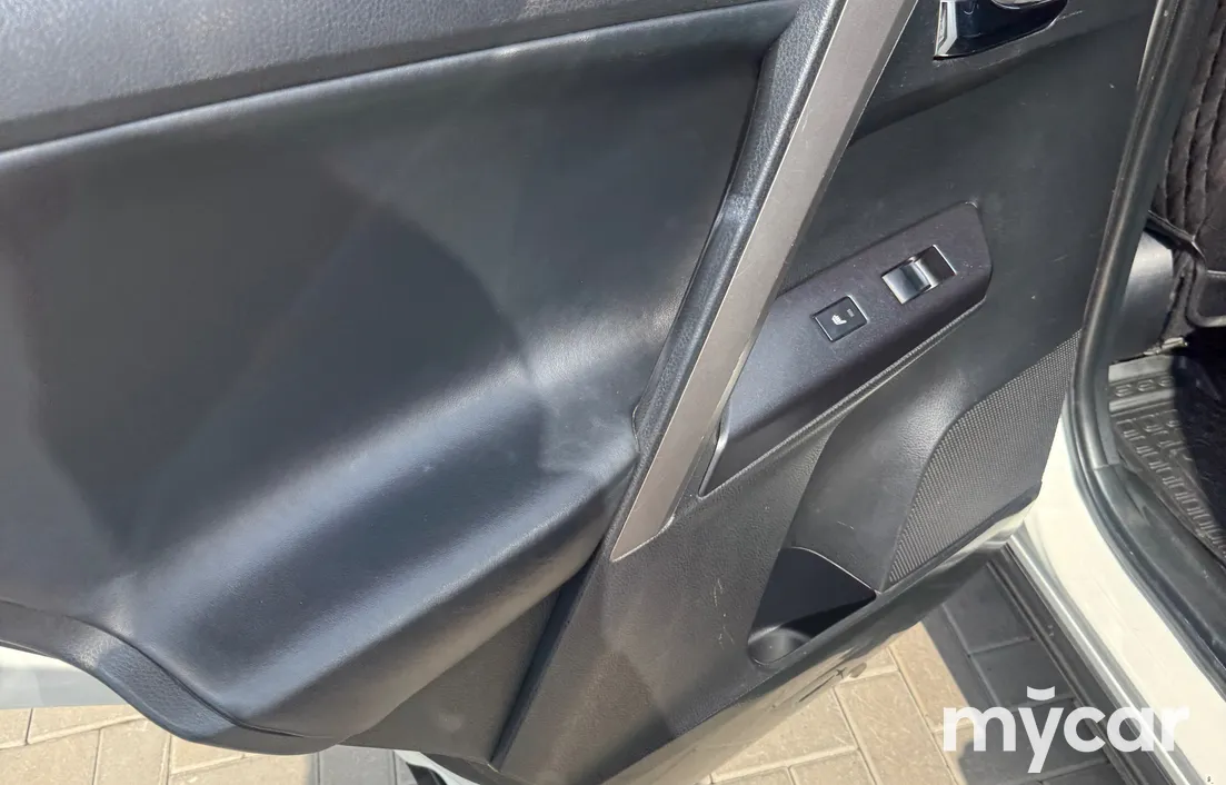 Toyota RAV4 2017