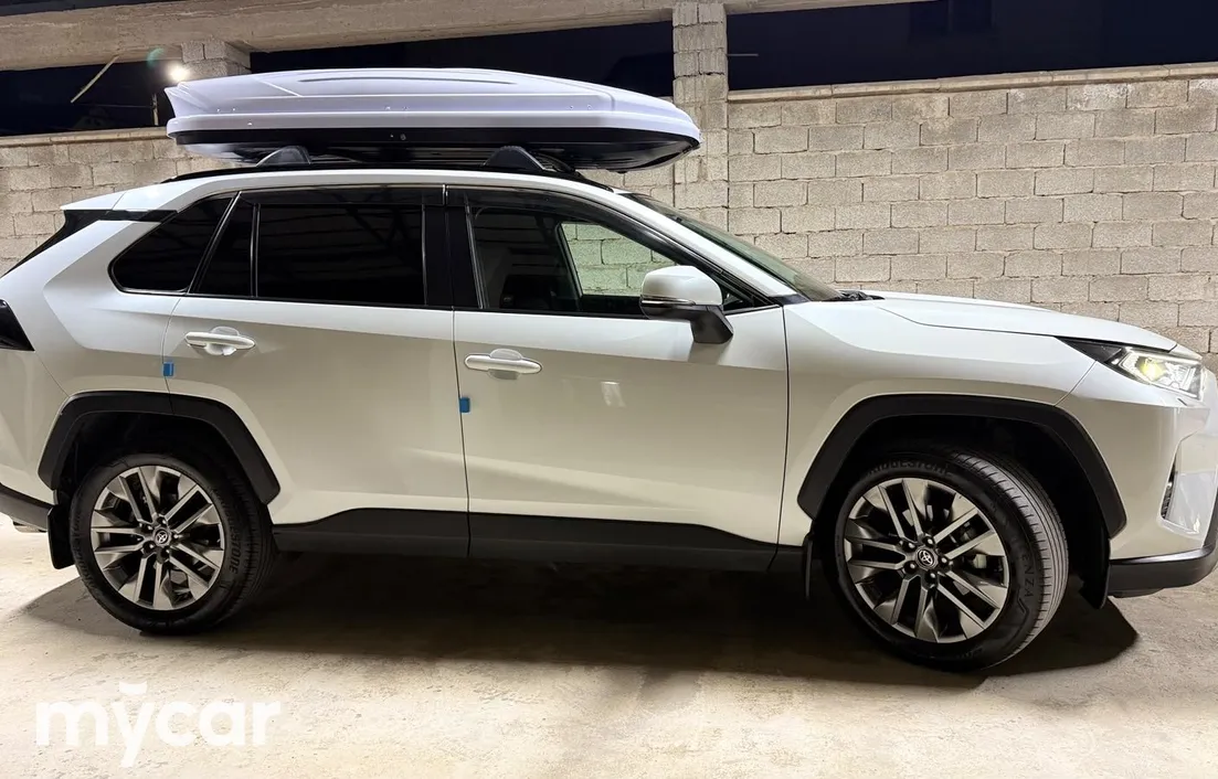 Toyota RAV4 2021
