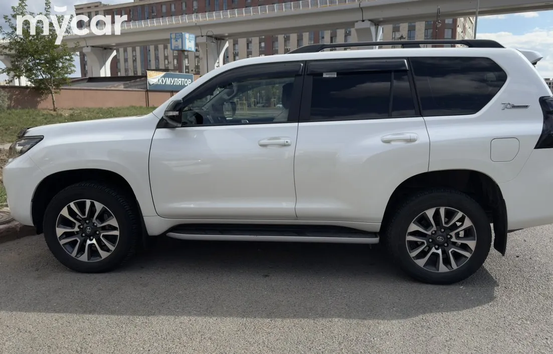 Toyota Land Cruiser Prado 2021