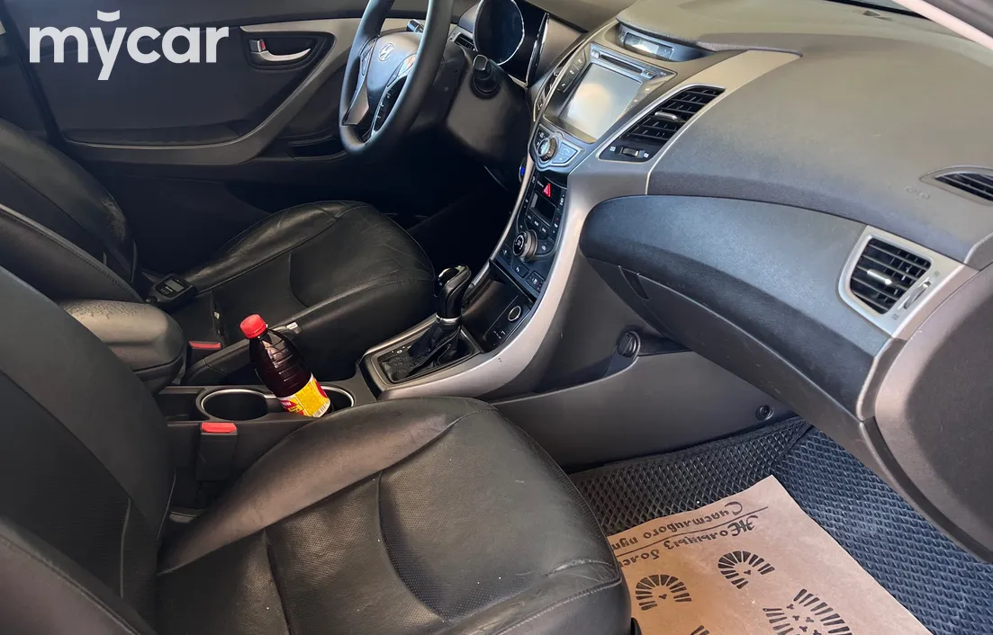 Hyundai Elantra 2015