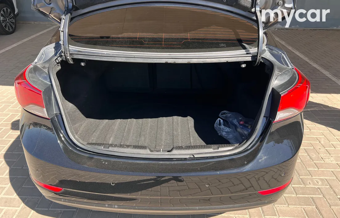Hyundai Elantra 2015