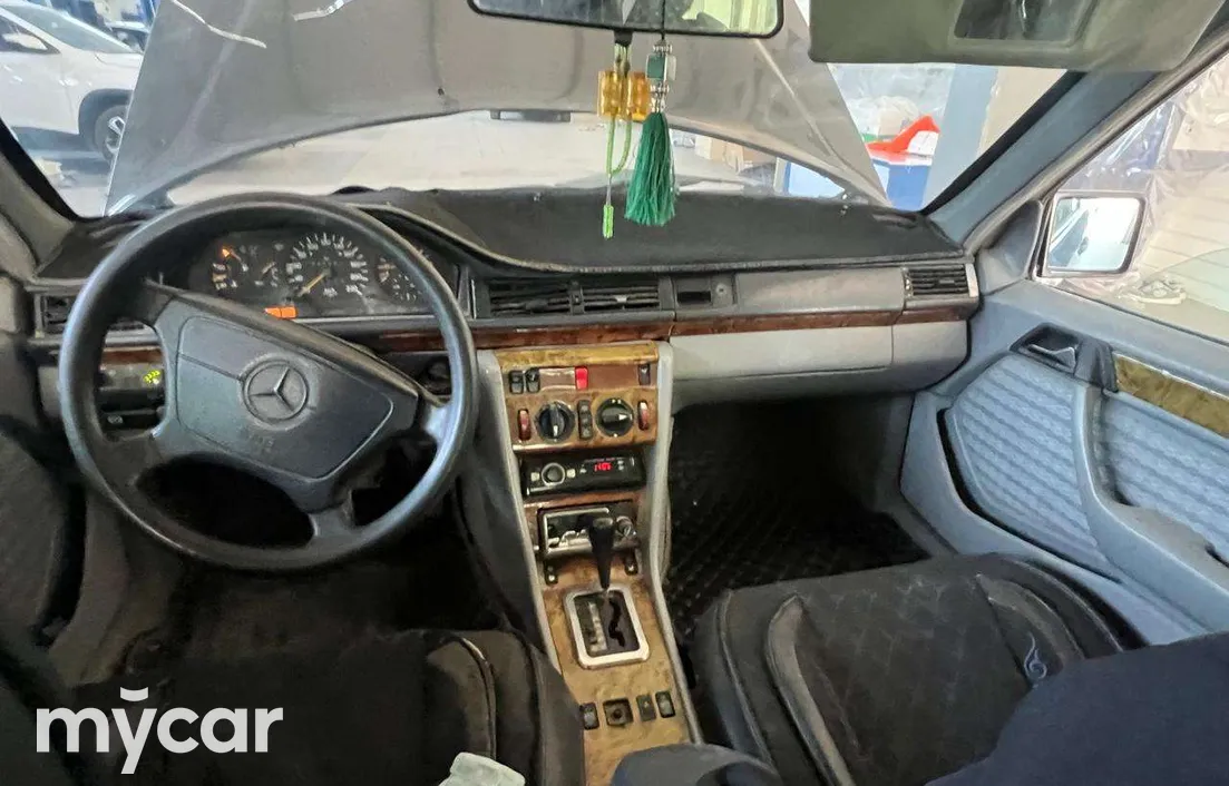 Mercedes-Benz E-Класс 1992