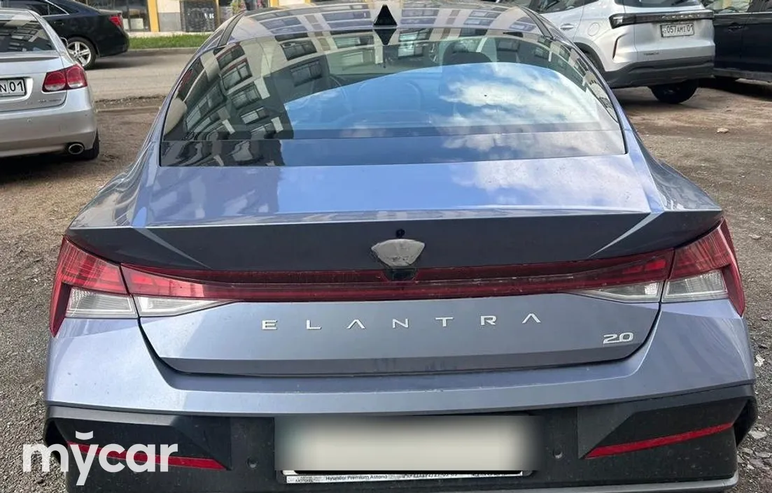 Hyundai Elantra 2023