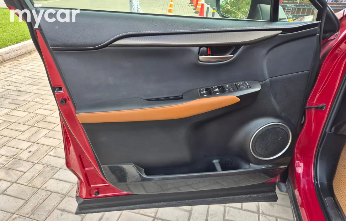 Lexus NX 2020