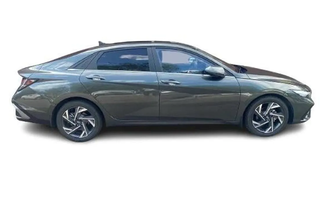 Hyundai Elantra 2024