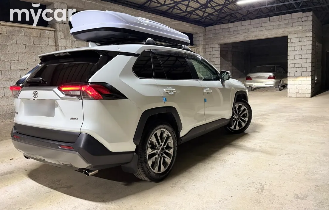 Toyota RAV4 2021