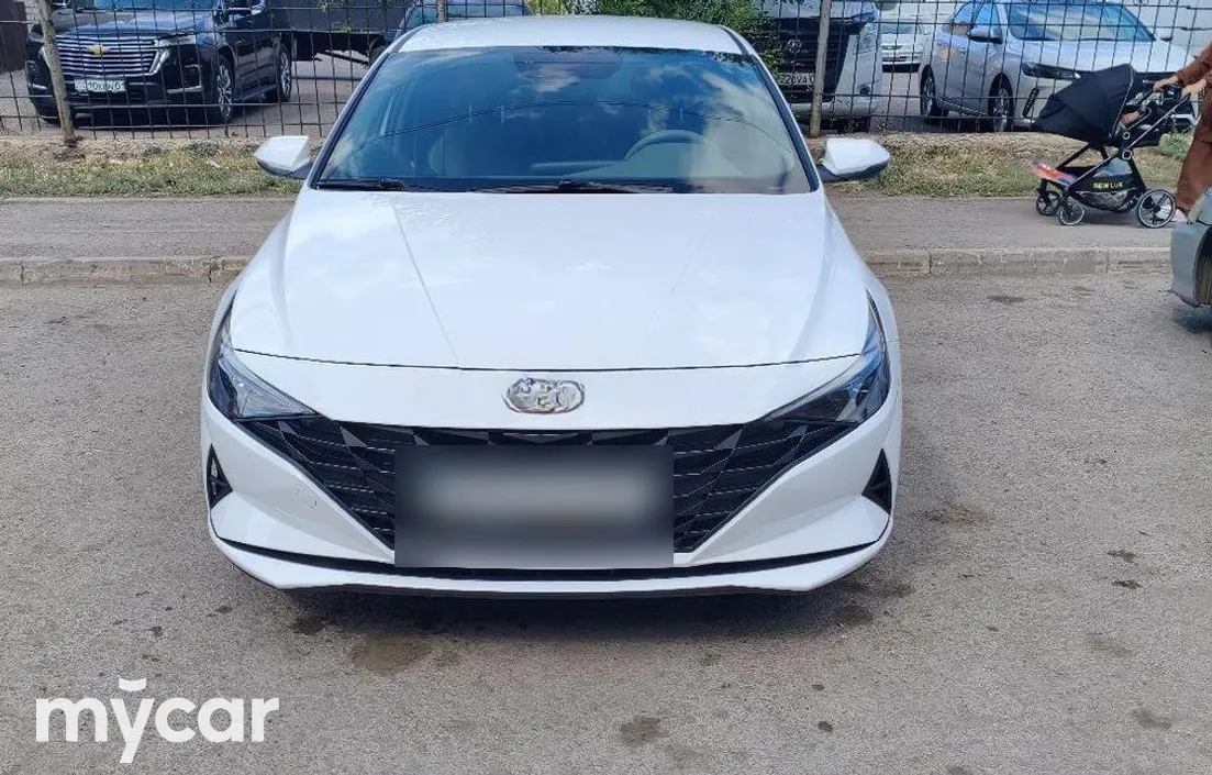 Hyundai Elantra 2022