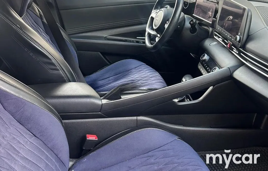 Hyundai Elantra 2023