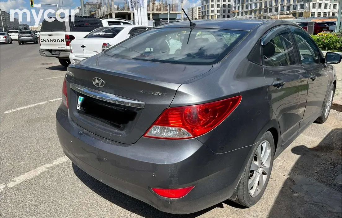 Hyundai Accent 2011