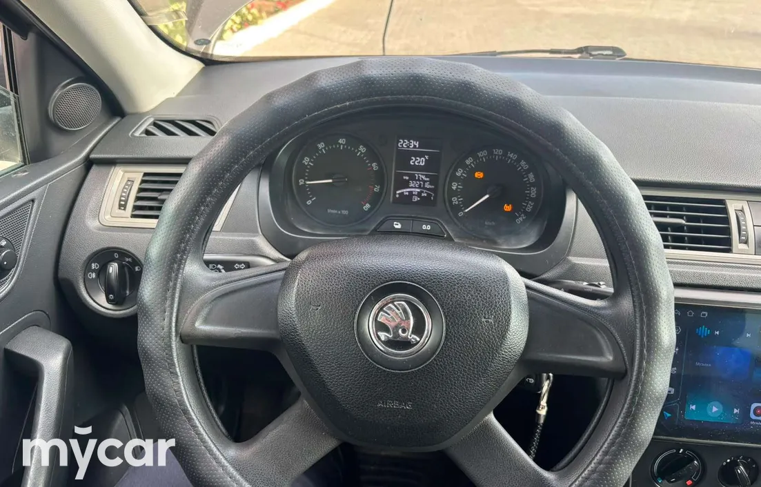 Skoda Rapid 2013