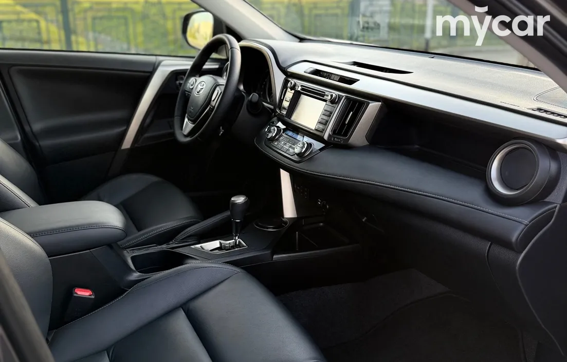 Toyota RAV4 2015