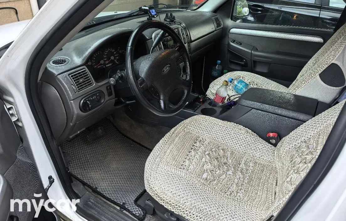 Ford Explorer 2004