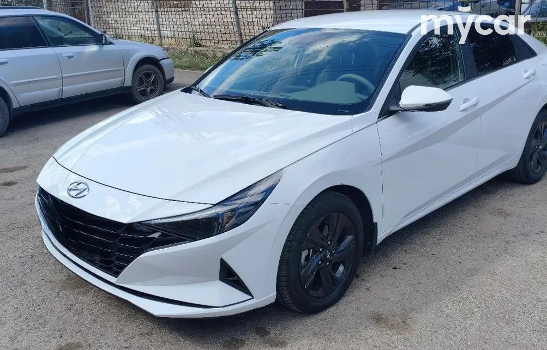 Hyundai Elantra 2022