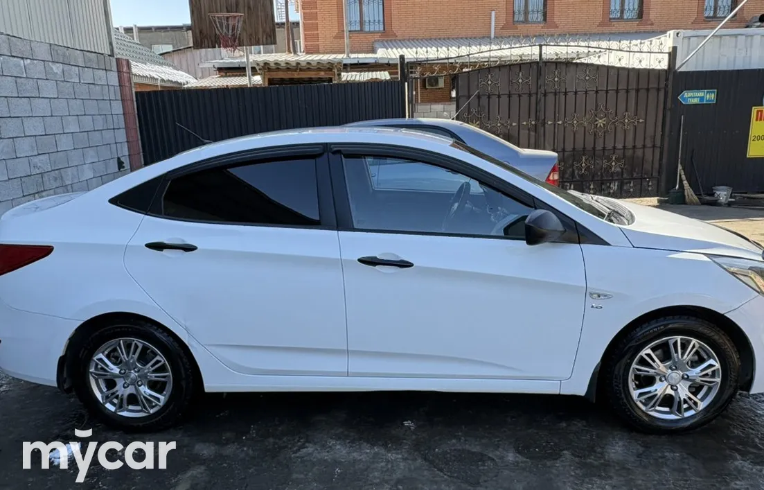 Hyundai Accent 2014