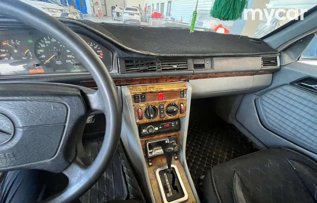 Mercedes-Benz E-Класс 1992