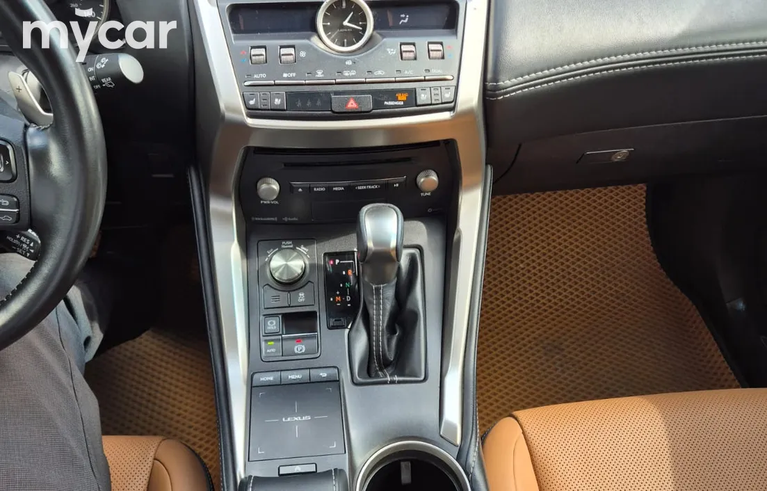 Lexus NX 2020