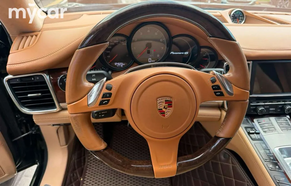Porsche Panamera 2013