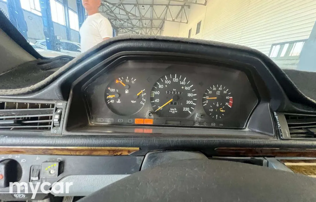Mercedes-Benz E-Класс 1992