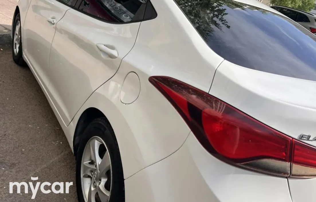 Hyundai Elantra 2015