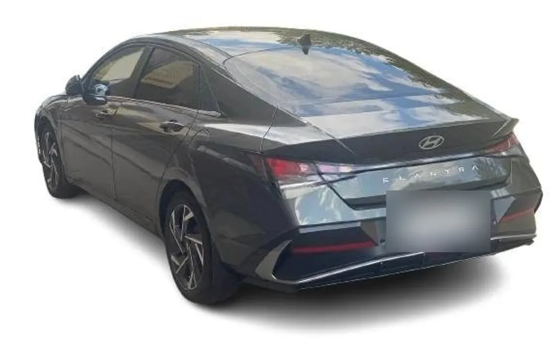Hyundai Elantra 2024